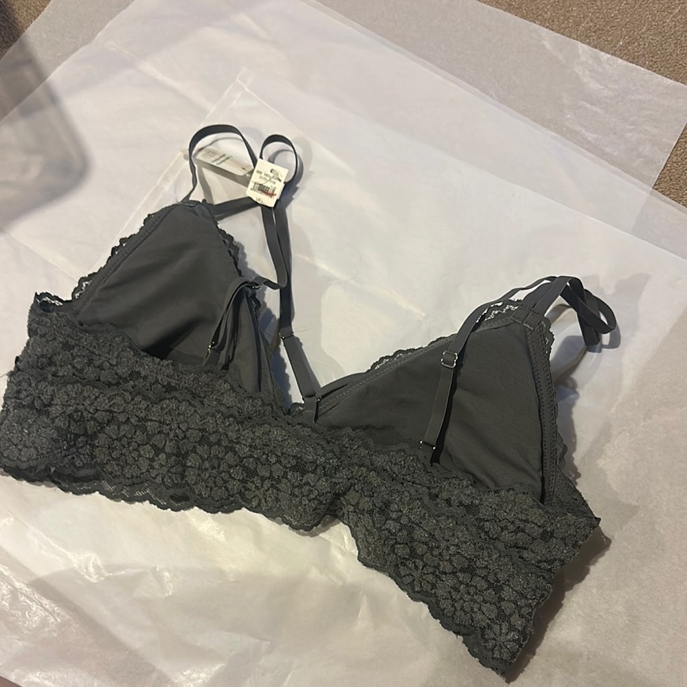 NWT AERIE SIZE LARGE Gray Lace Bralette - Picture 2 of 3